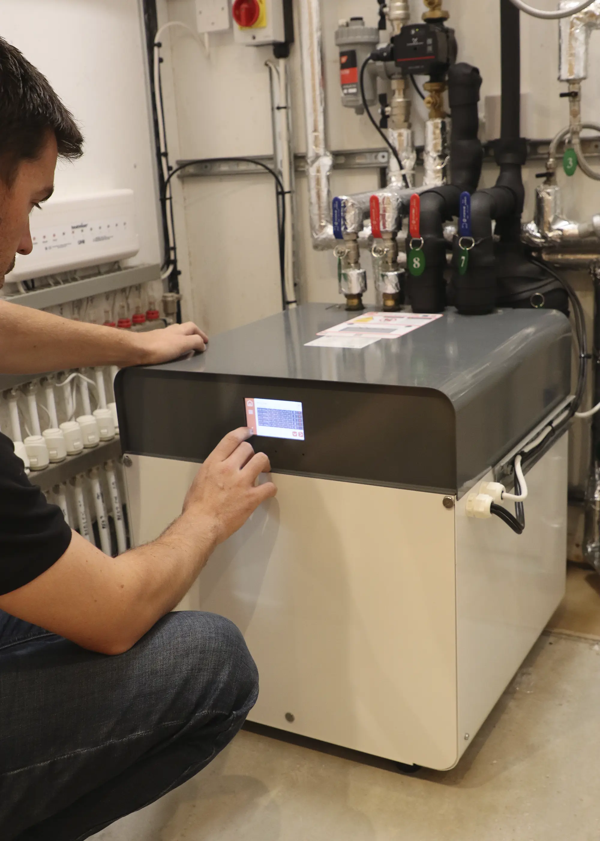 How Much Does a Ground Source Heat Pump Cost in the UK & How Much Can You Save?