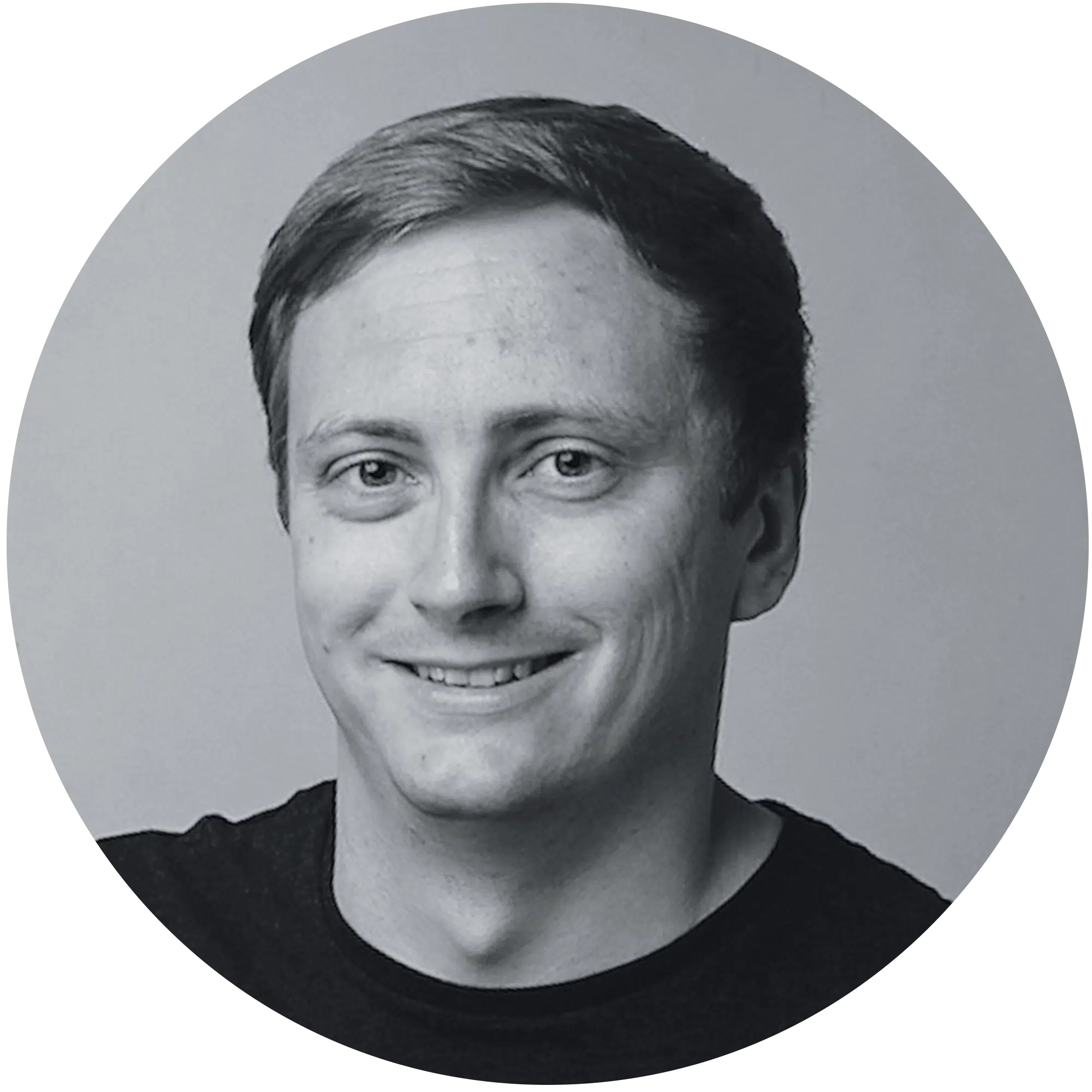 Oliver Scott headshot