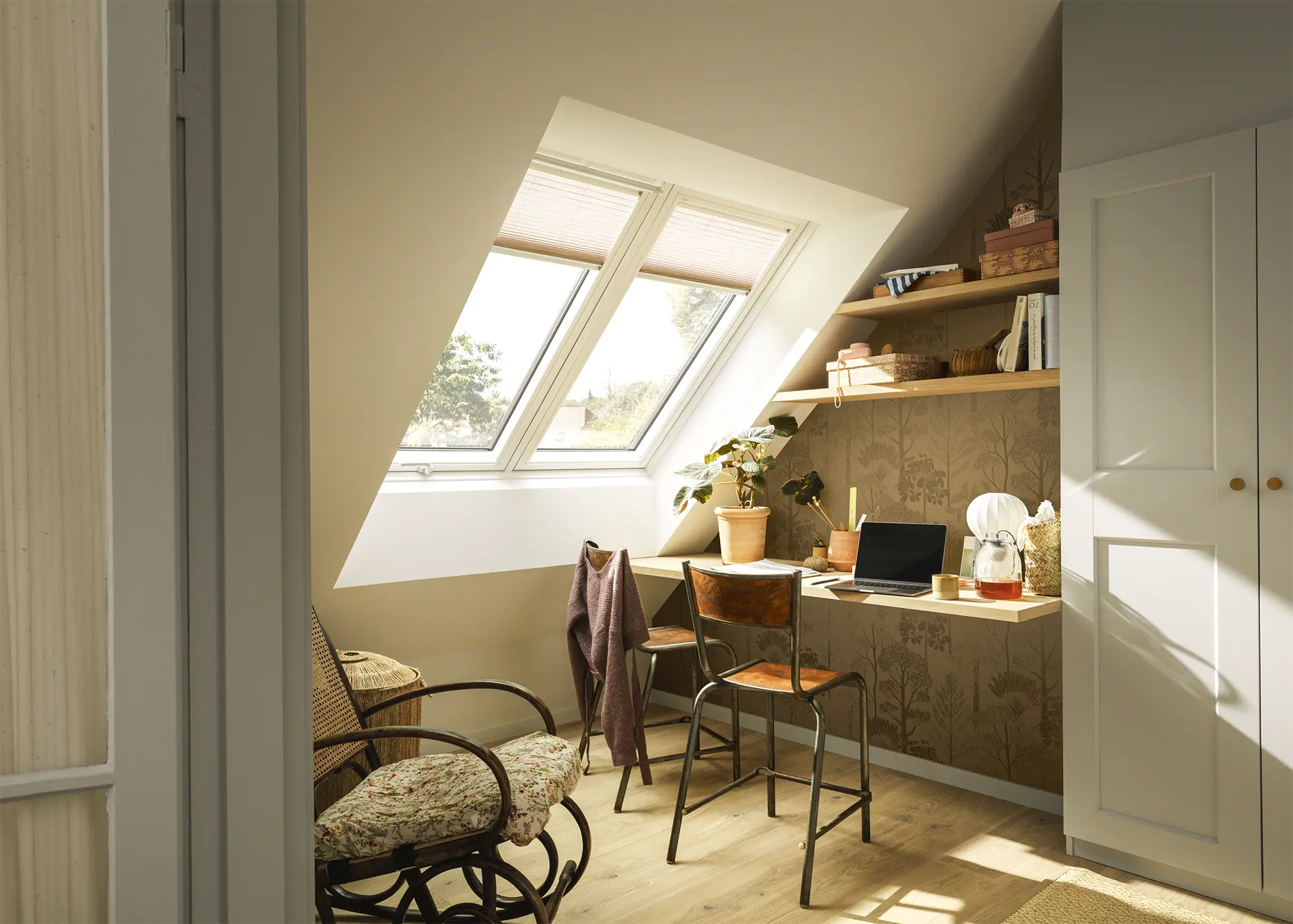 How to Specify Roof Windows & Overhead Glazing for an Extension
