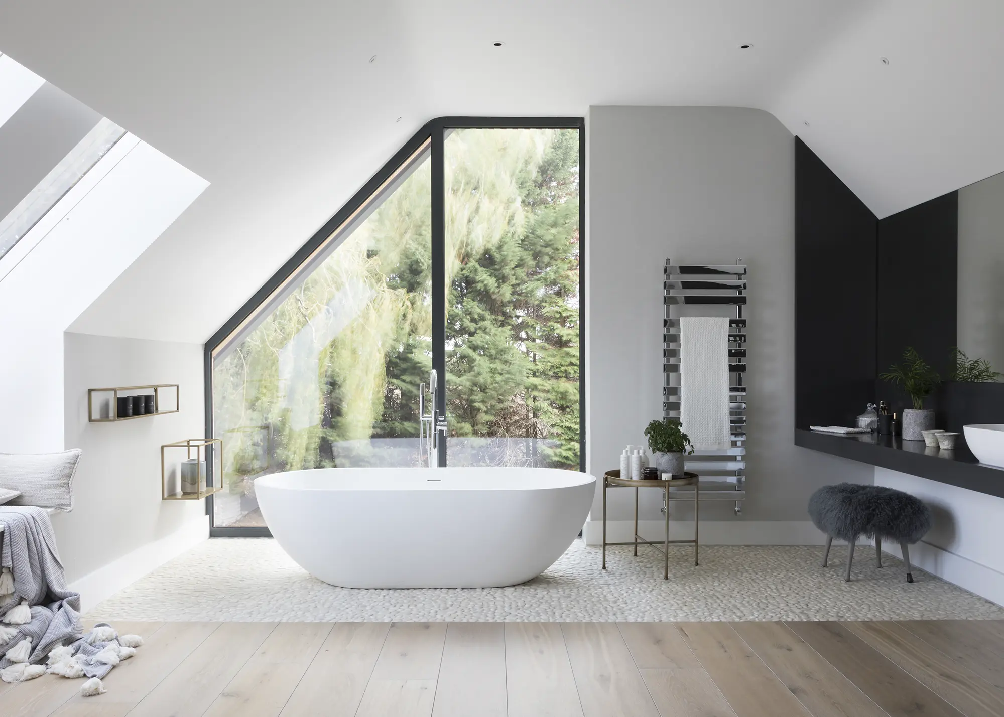 Spectacular Barn-Style Self Build House Nestled into the Oxfordshire Countryside