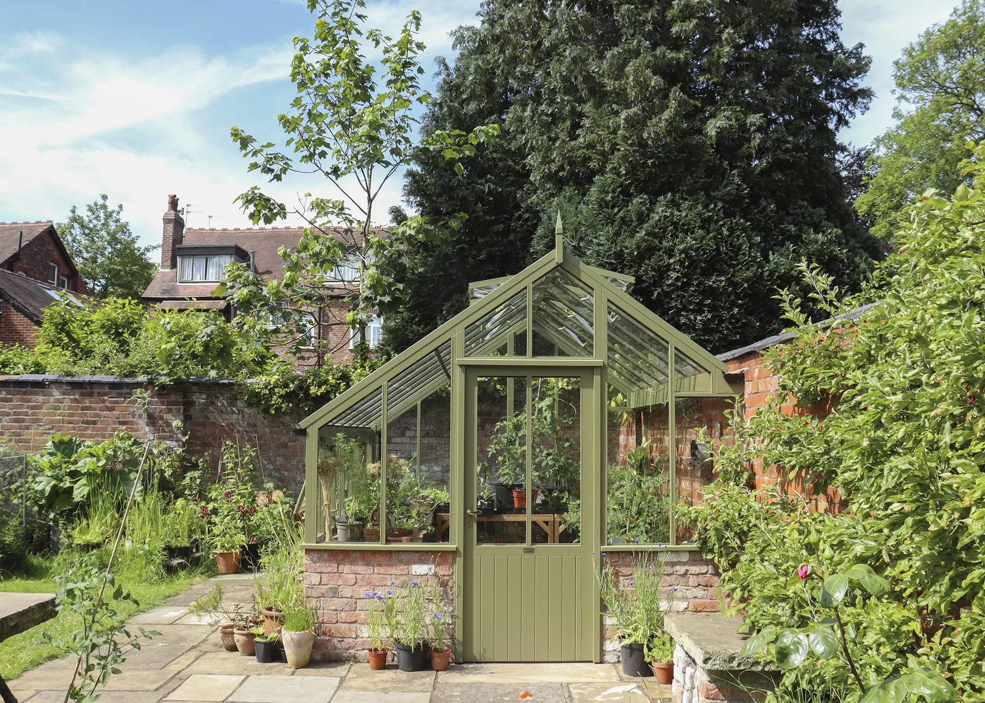 How to Create a Sustainable Garden When Self Building – an Eco Expert's Guide