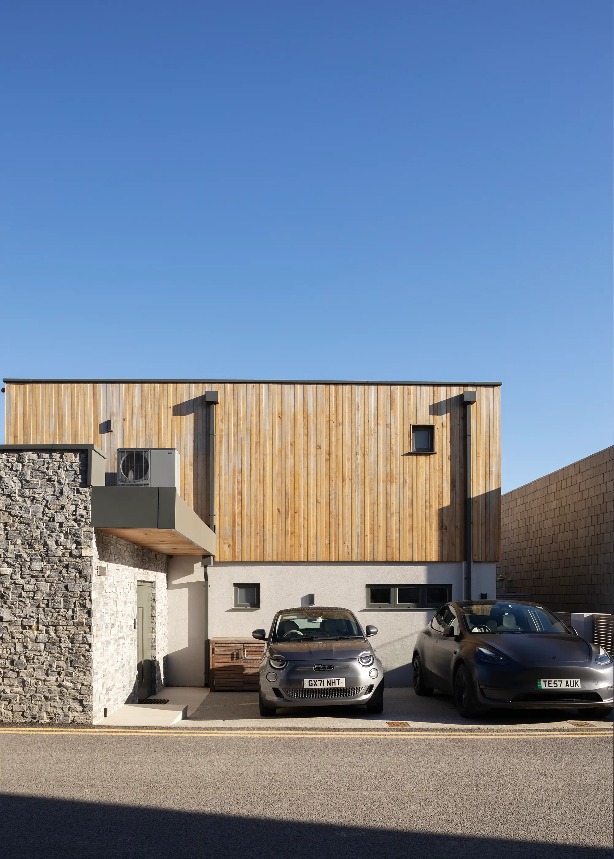 Efficient coastal self build with battery storage