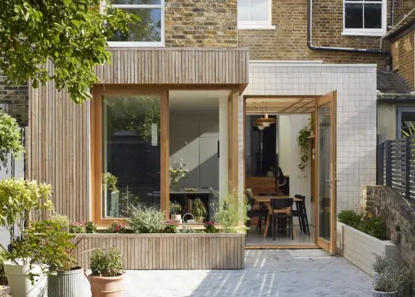 Extension or Conservatory – What's the Difference & Which is Right for You?