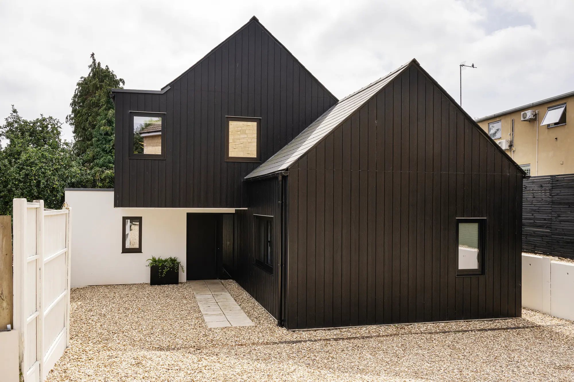 Sleek Modern House Built in the Garden of a Cotswolds Home