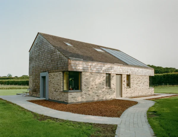 Cedar Shingle-Clad Passivhaus in East Sussex that Prioritises Feng Shui