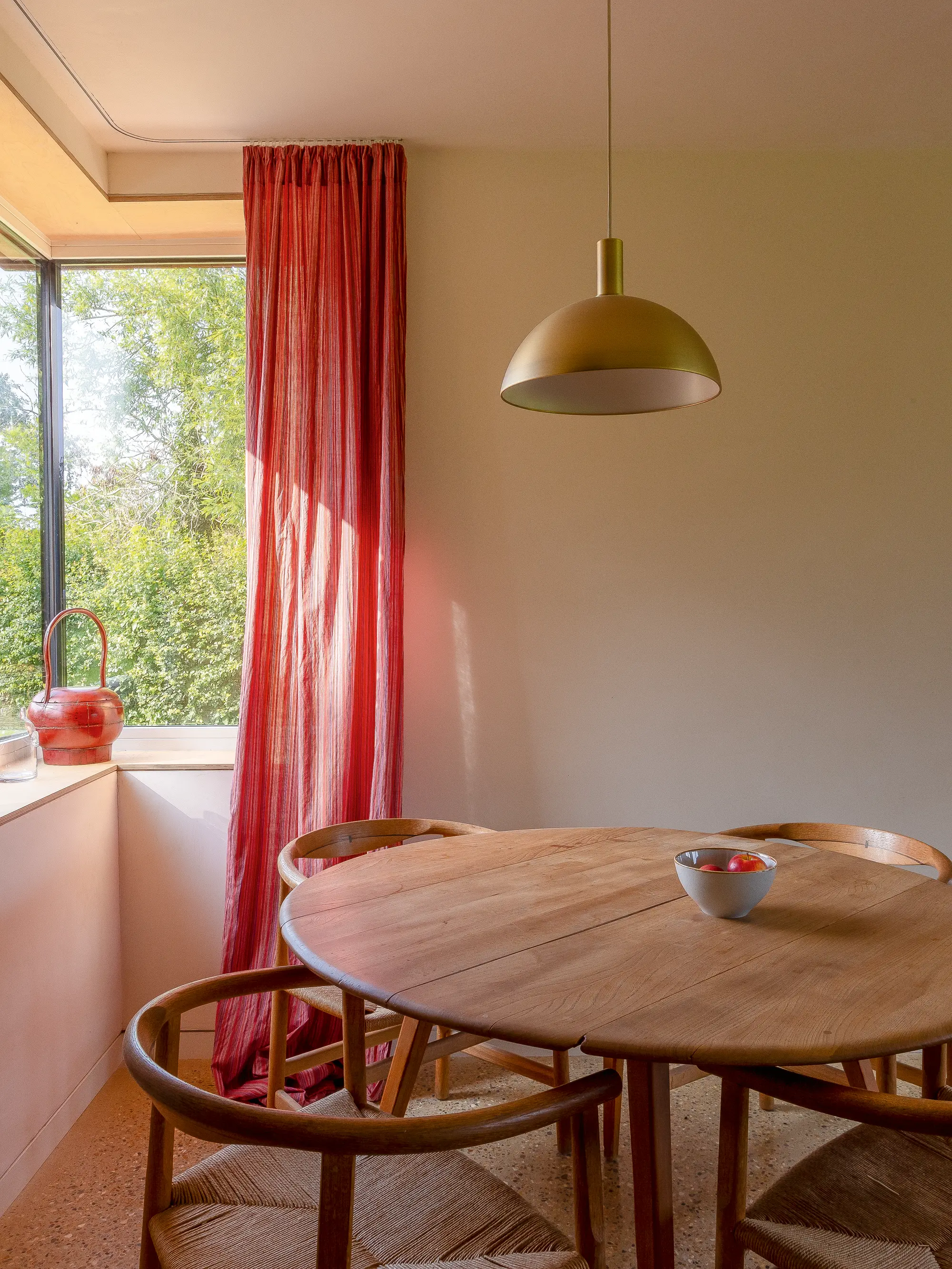 Cedar Shingle-Clad Passivhaus in East Sussex that Prioritises Feng Shui