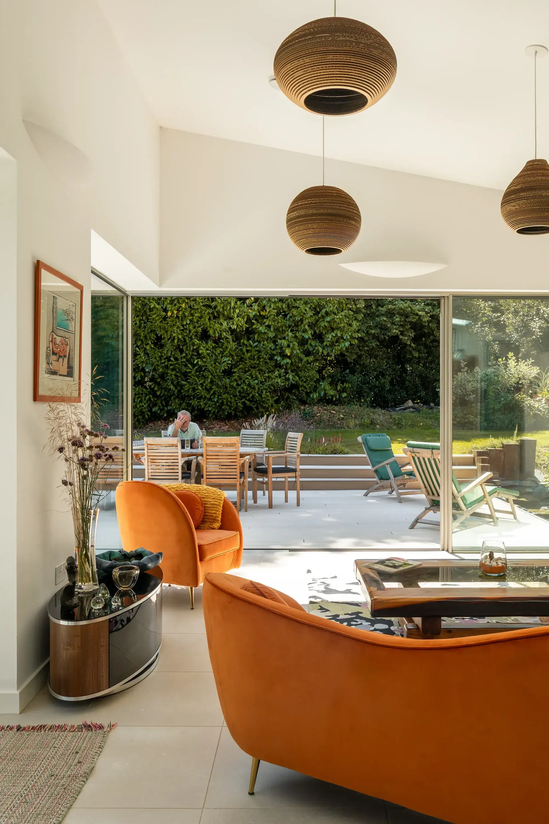 Stunning ICF Home with a Butterfly-Style Split Roof, Set in Beautifully Landscaped Gardens