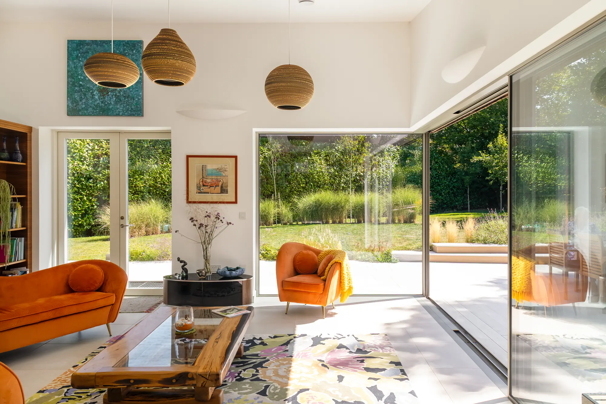 Stunning ICF Home with a Butterfly-Style Split Roof, Set in Beautifully Landscaped Gardens