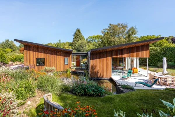 Stunning ICF Home with a Butterfly-Style Split Roof, Set in Beautifully Landscaped Gardens