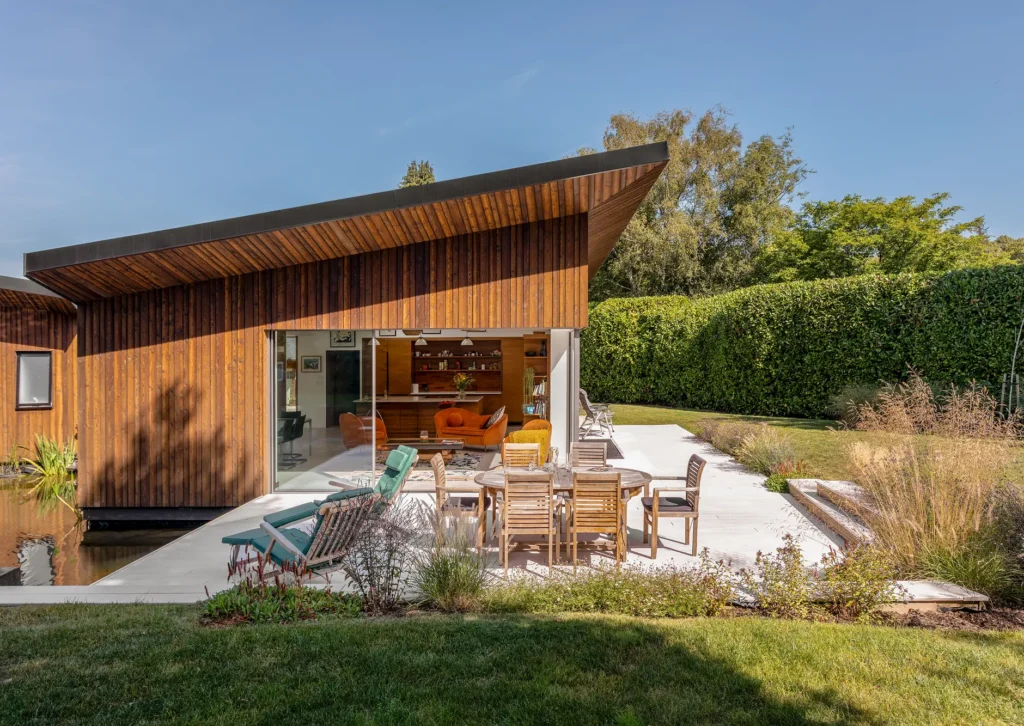 Stunning ICF Home with a Butterfly-Style Split Roof, Set in Beautifully Landscaped Gardens