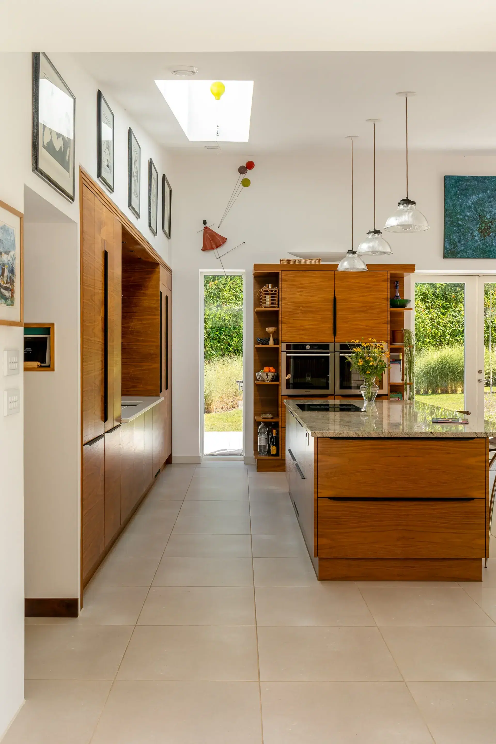 Stunning ICF Home with a Butterfly-Style Split Roof, Set in Beautifully Landscaped Gardens