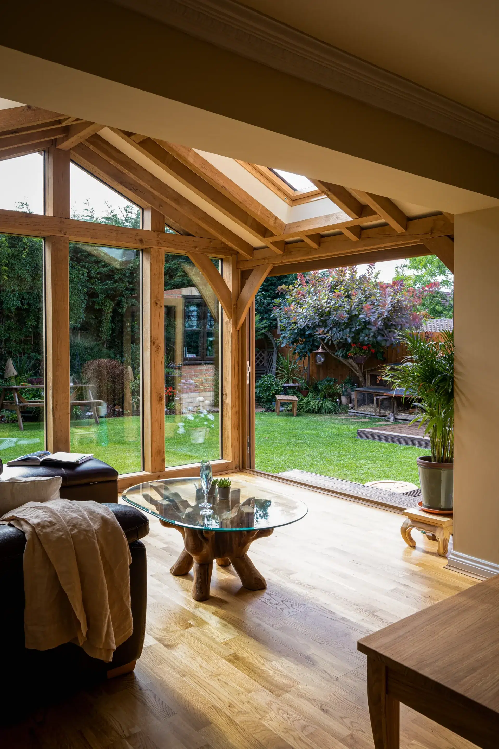 Compact oak frame garden extension
