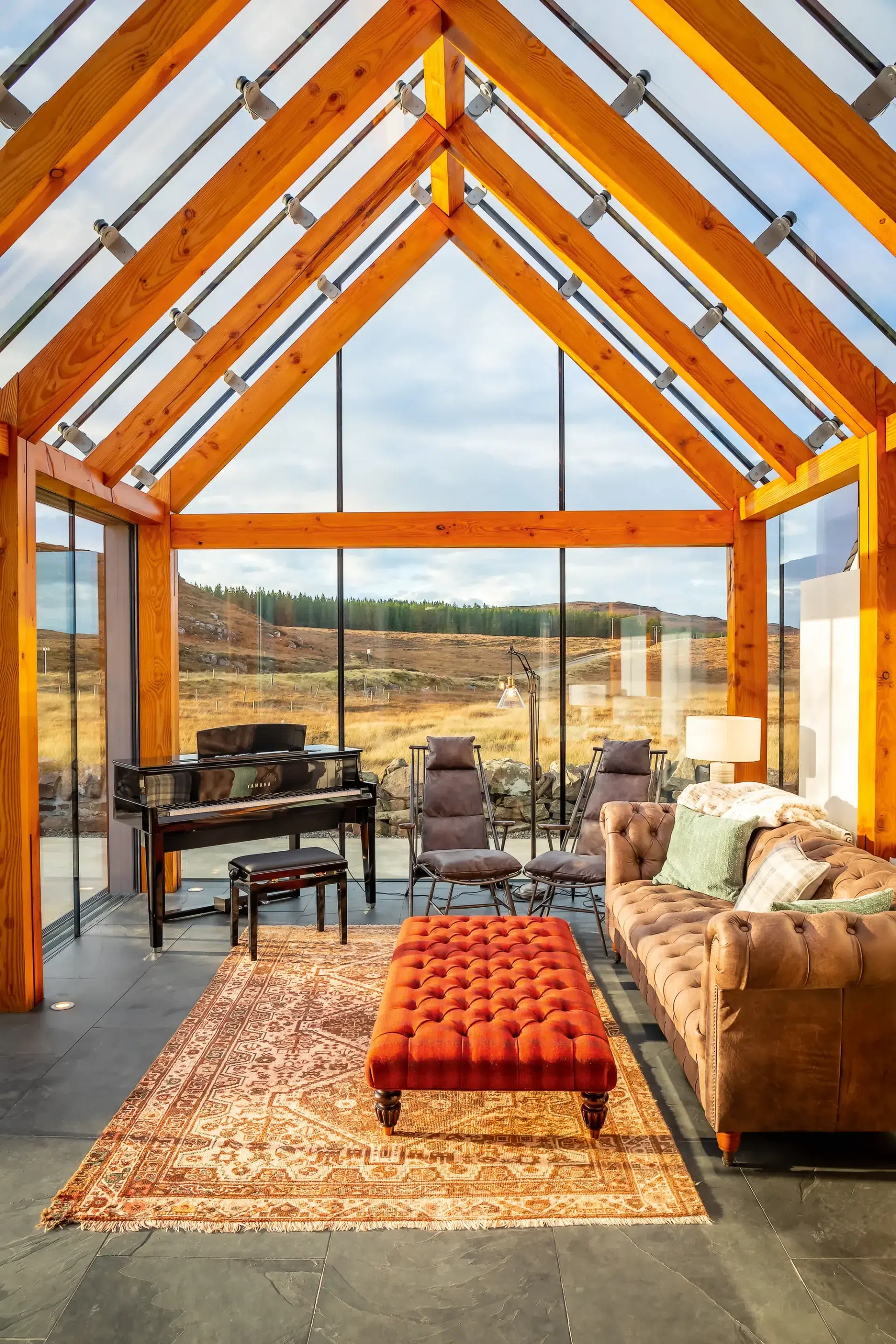 16m² glass-and-oak frame extension for a home in the Highlands