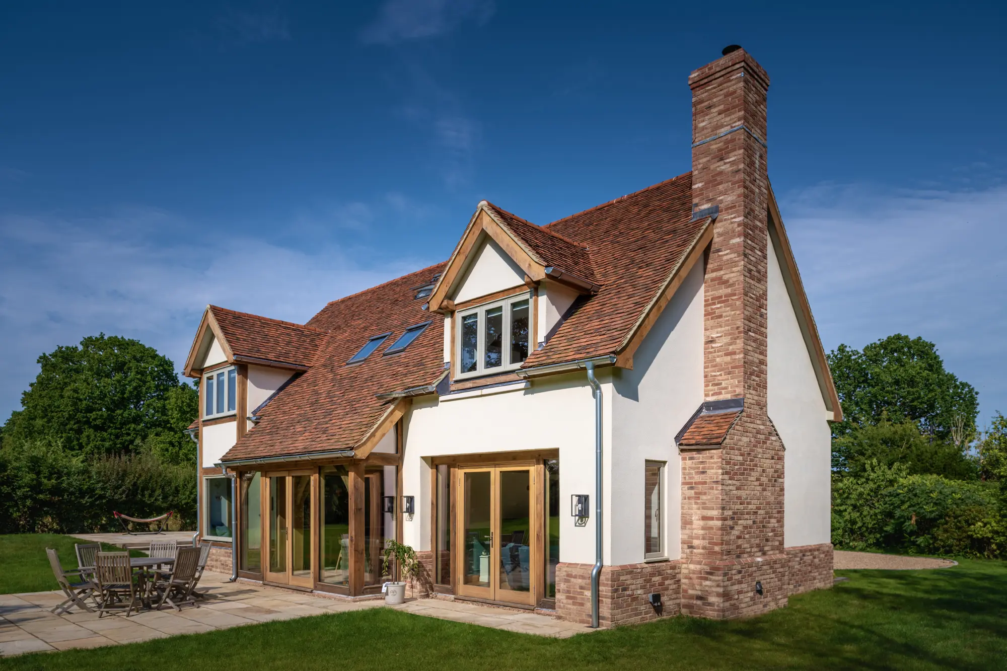 1930s Bungalow in Kent Replaced with a Charming 1.5-Storey Oak Frame Home