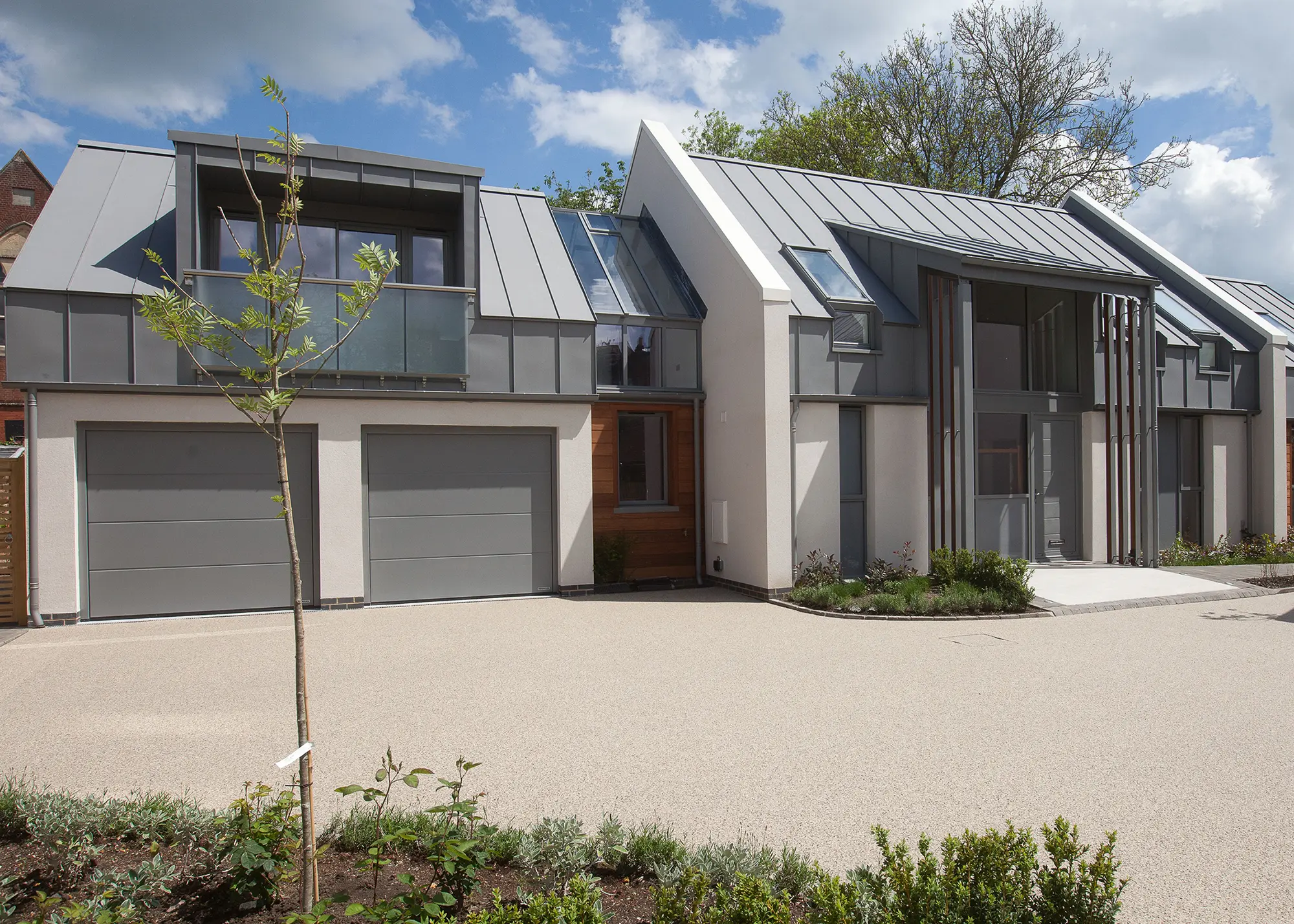 Is a Resin Bound Driveway the Right Option for You? Here Are the Pros & Cons