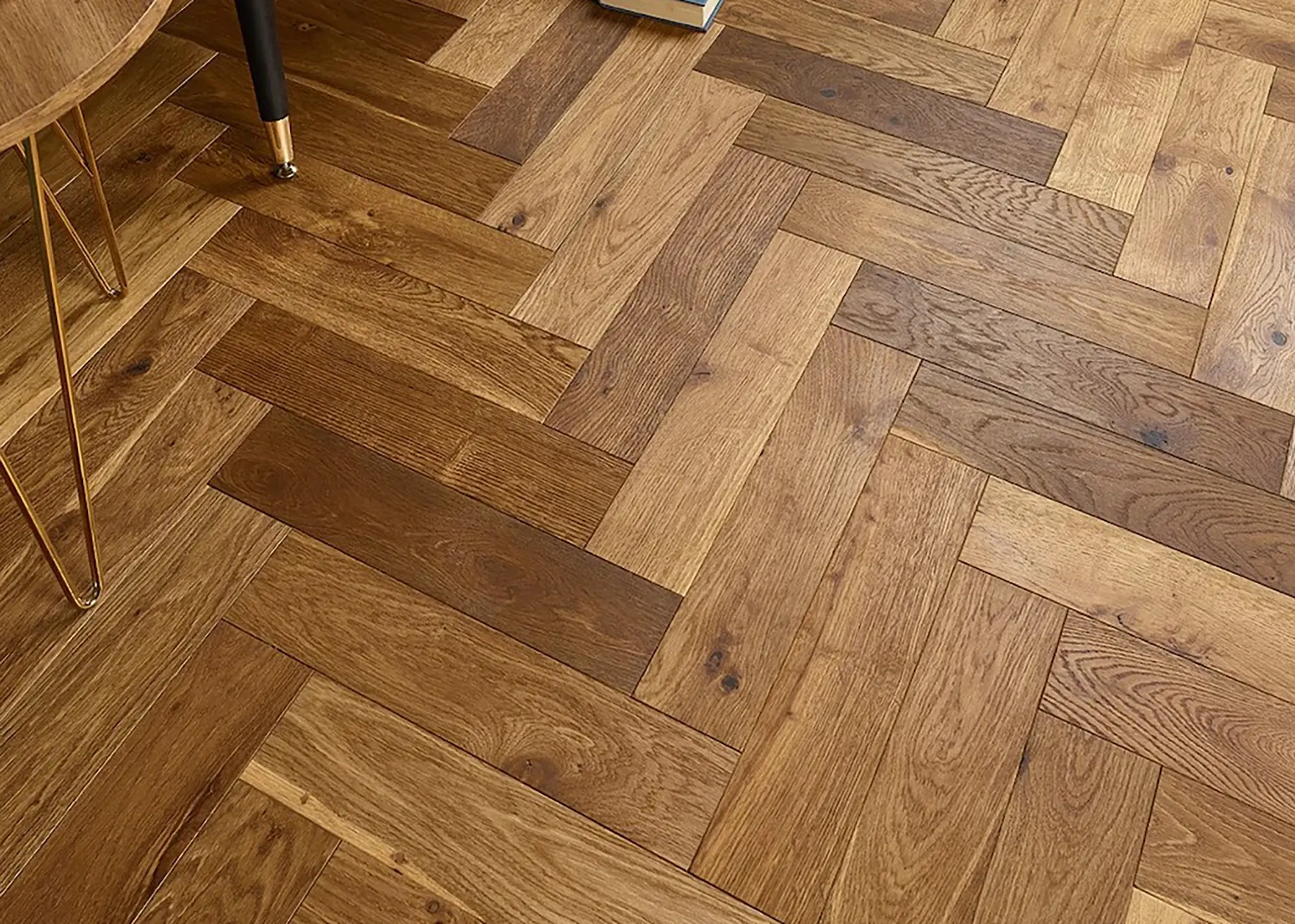 Herringbone vs Chevron Wooden Floors – What's the Difference Between the Two?