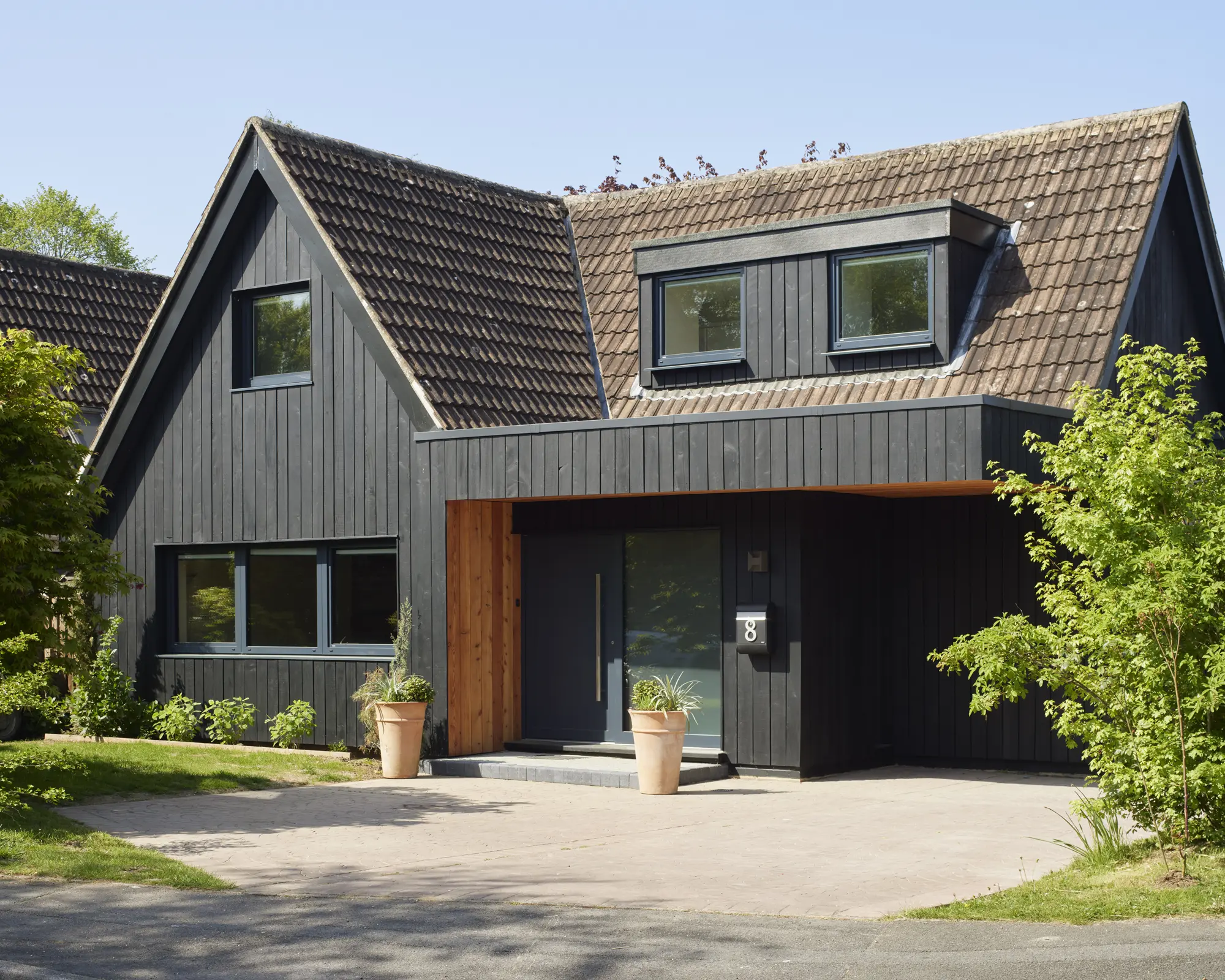 1970s Bungalow in Hampshire Upgraded with an Award-Winning Hands-on Retrofit
