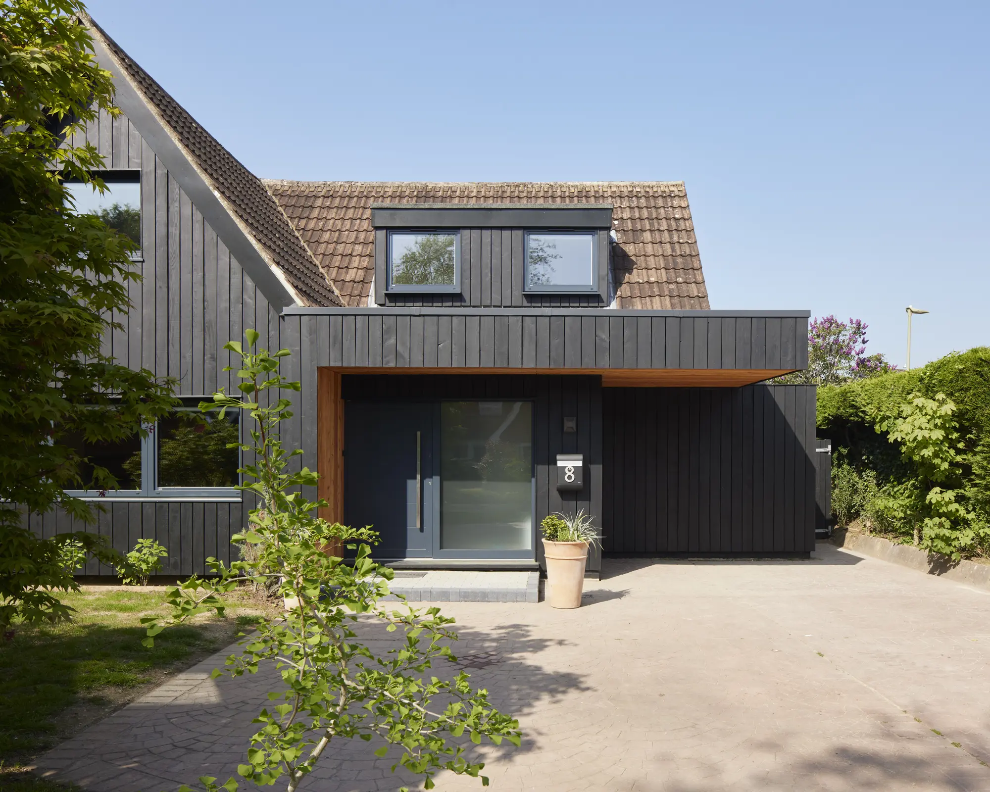 1970s Bungalow in Hampshire Upgraded with an Award-Winning Hands-on Retrofit