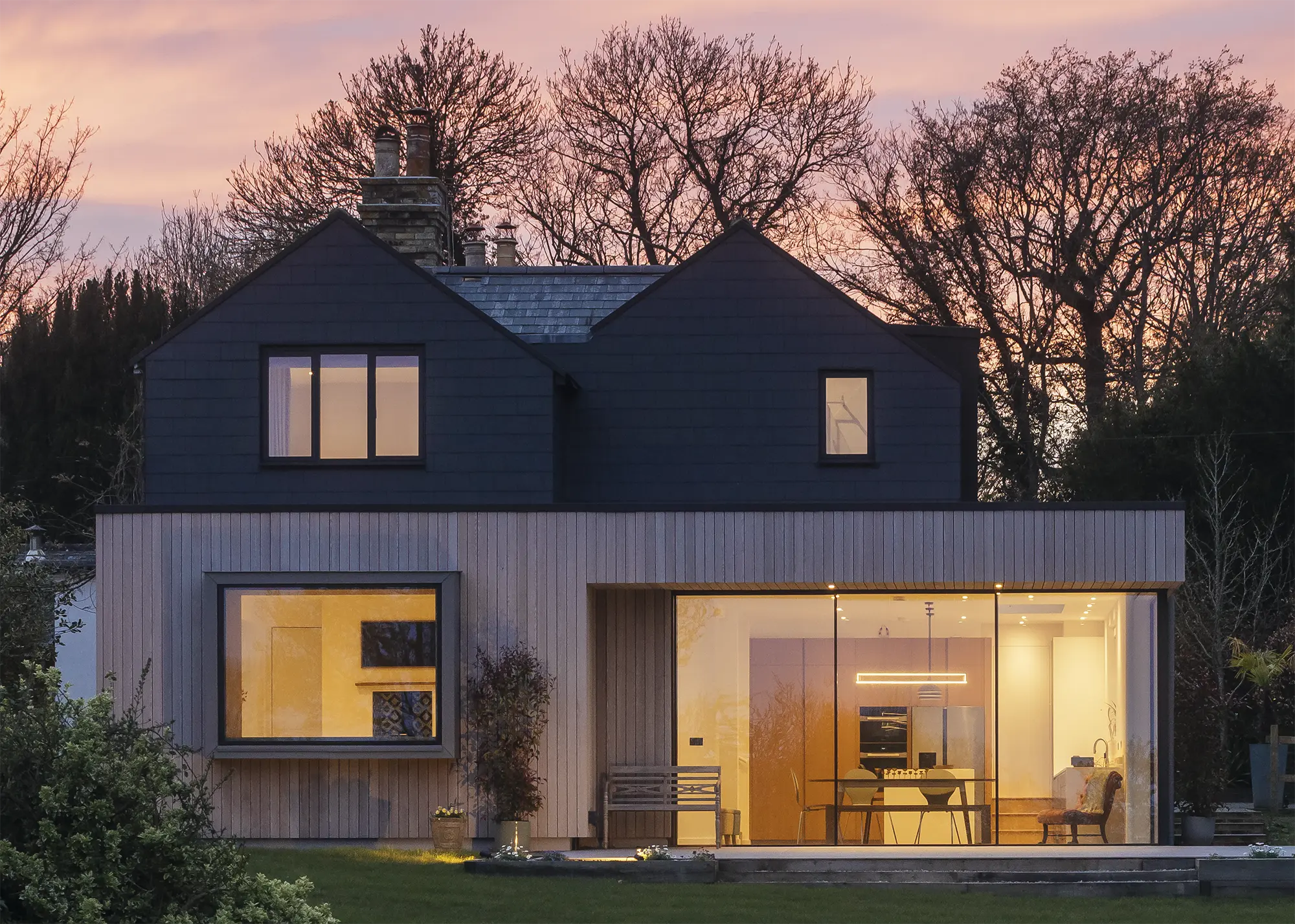 How to Choose the Right Window Frame Material – the Pros & Cons of Each Option