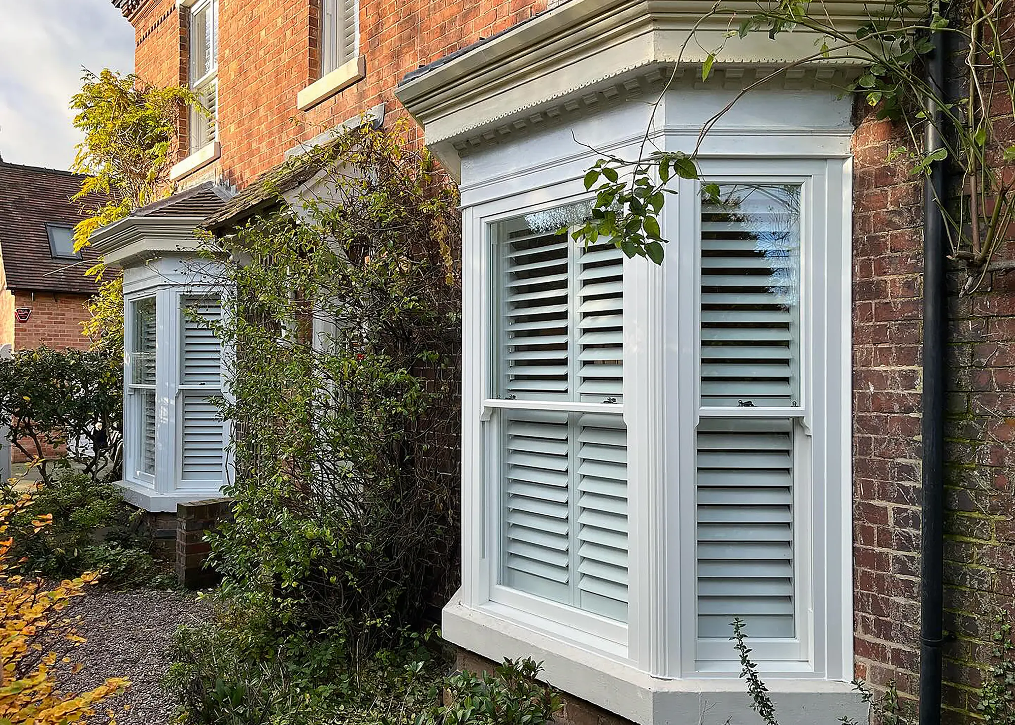 How to Choose the Right Window Frame Material – the Pros & Cons of Each Option